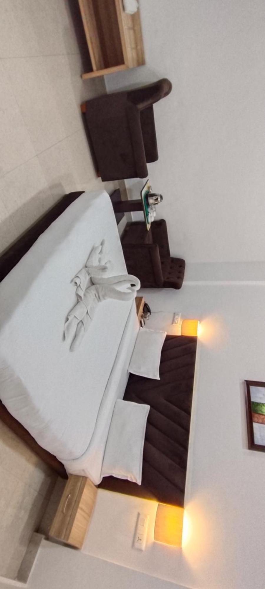 Hotel Lakeview By Bookingcare Chhatarpur Екстер'єр фото